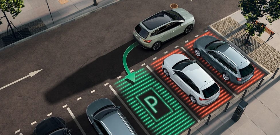 Parkassistent des Škoda Peaq beim Einparken